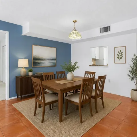 Dining Area - vurtually staged