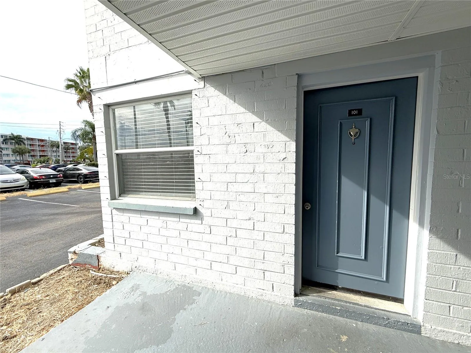 1st Floor Corner Unit