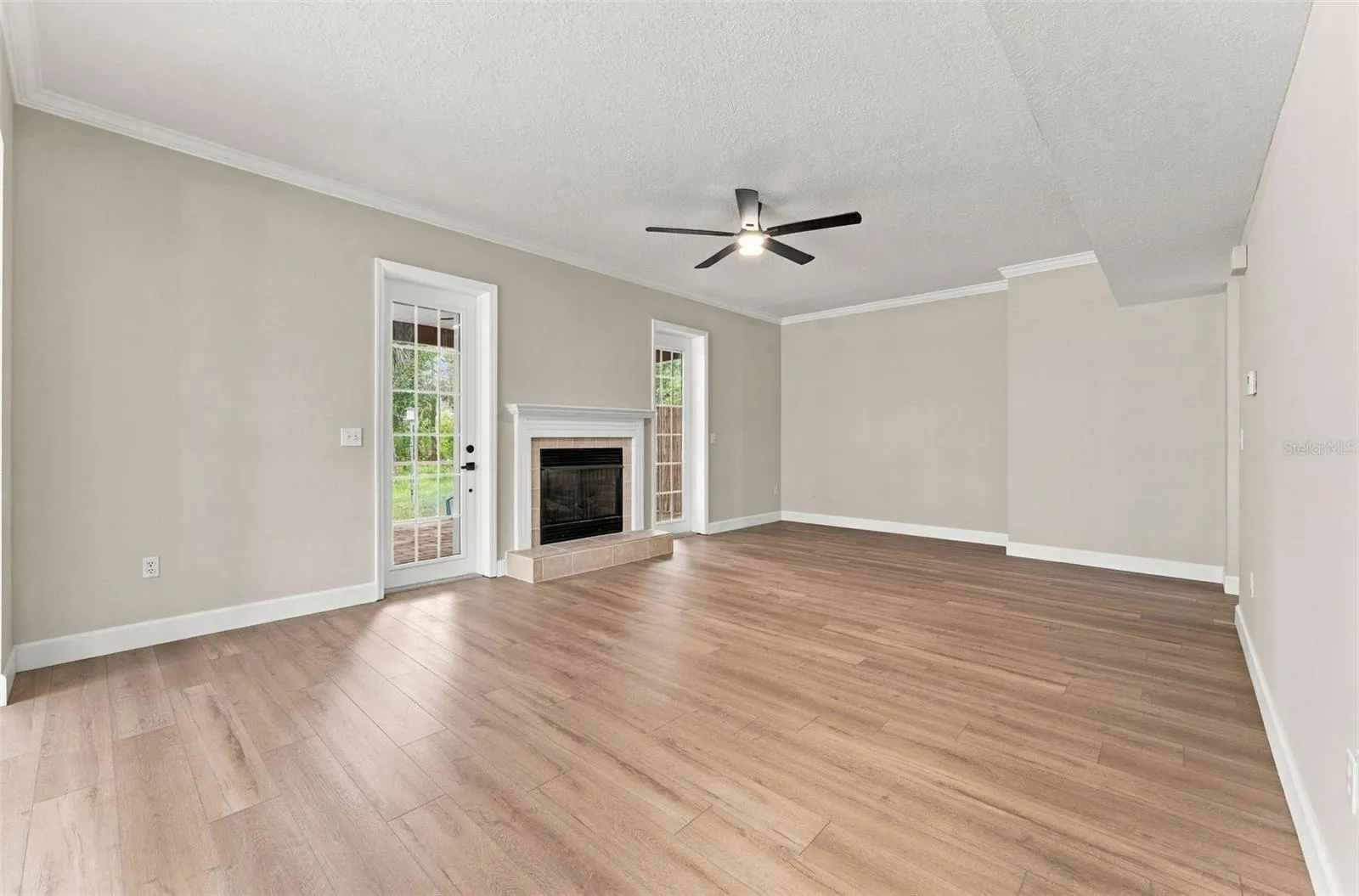 Generous family room with space for all your furniture