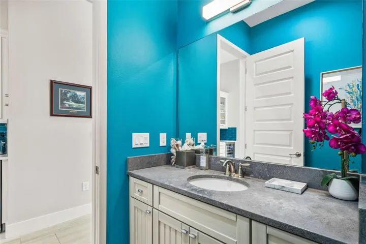 1st floor half bathroom