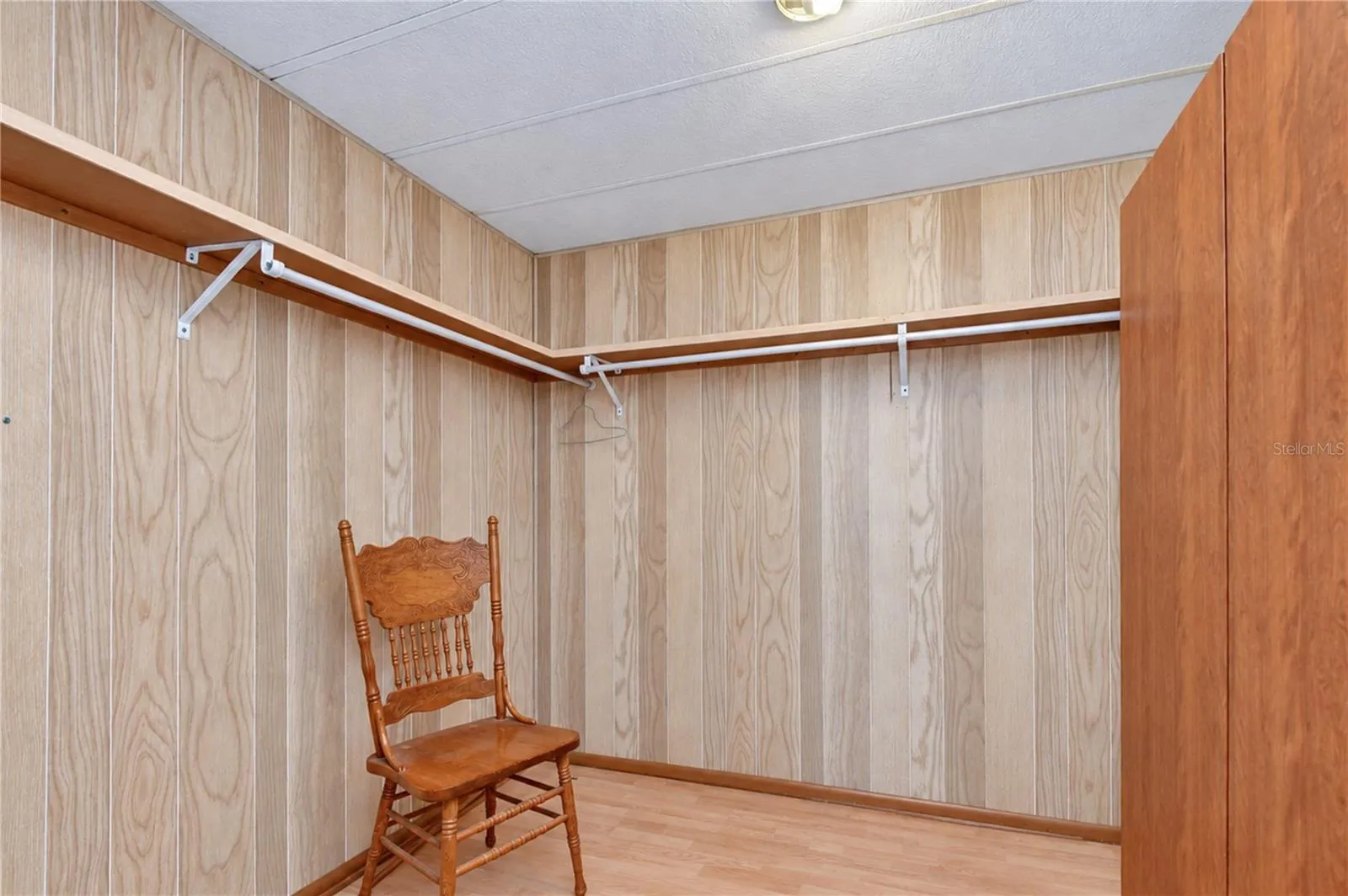 Walk in closet