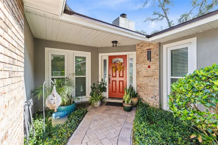 Front Walkway/Entrance