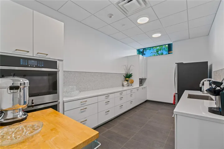 Building Common areas, 1st floor Community Kitchen