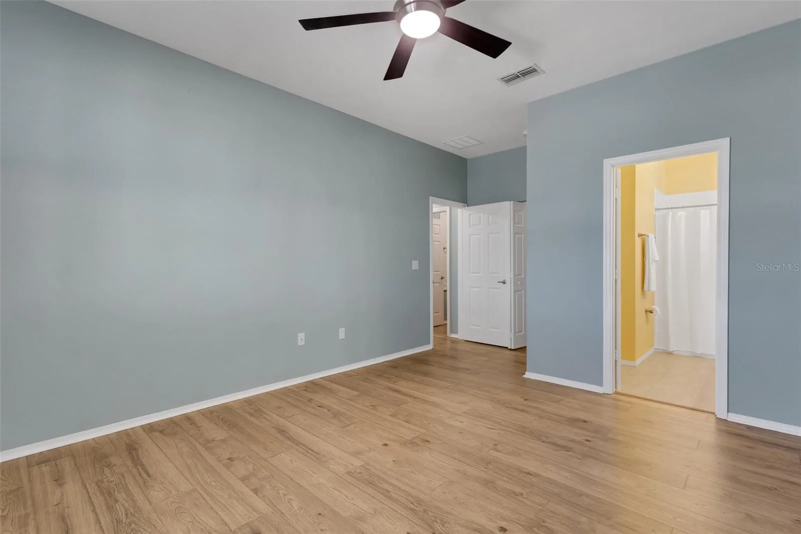 Primary Suite with Ensuite Bathroom