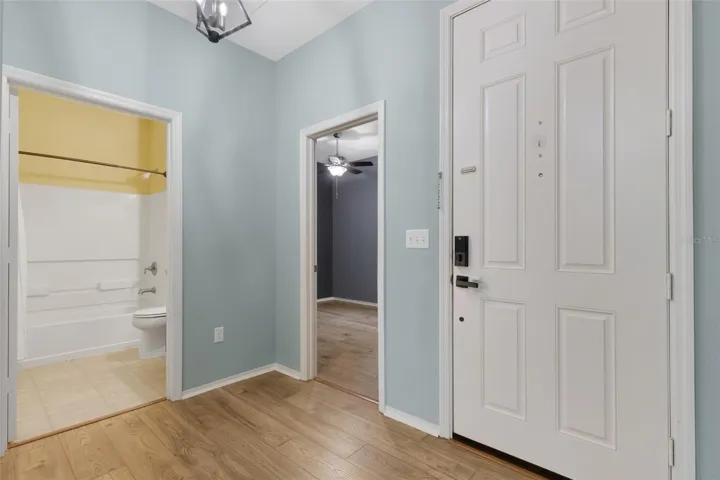 Front Entryway/Foyer