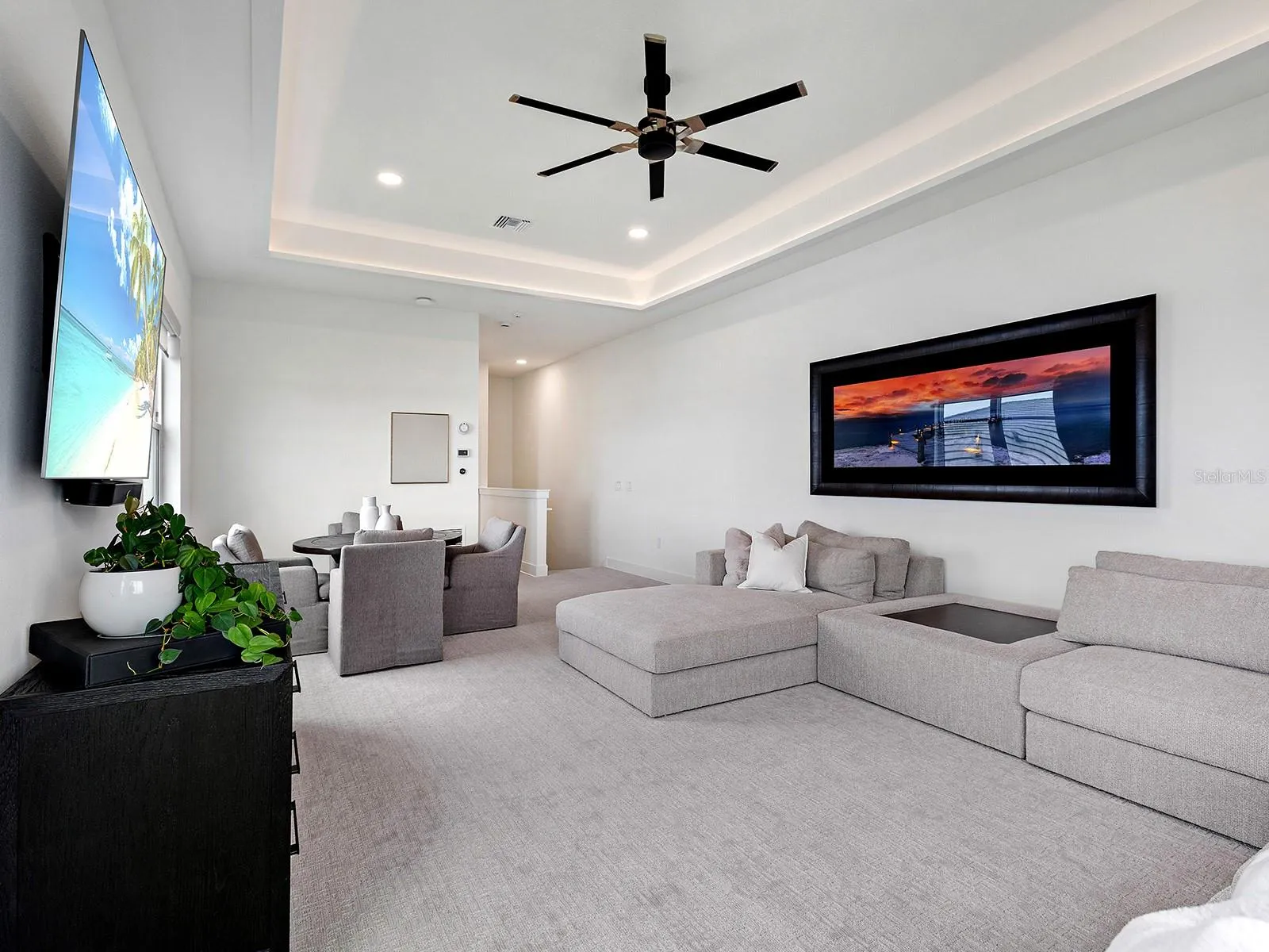 Spacious bonus room