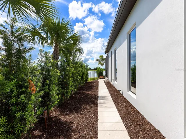 Private walkway from primary suite to the lanai