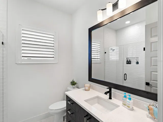 Full Guest Bathroom