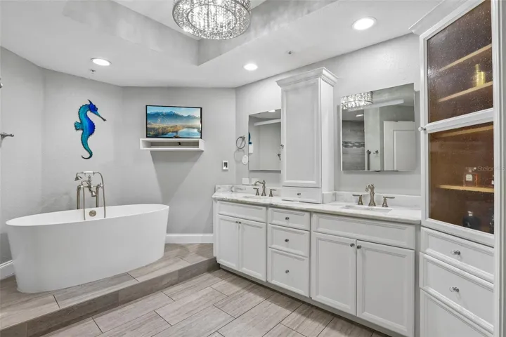 Primary En Suite Bathroom