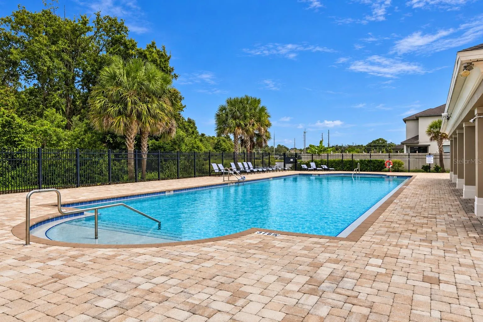 COMMUNIYT POOL