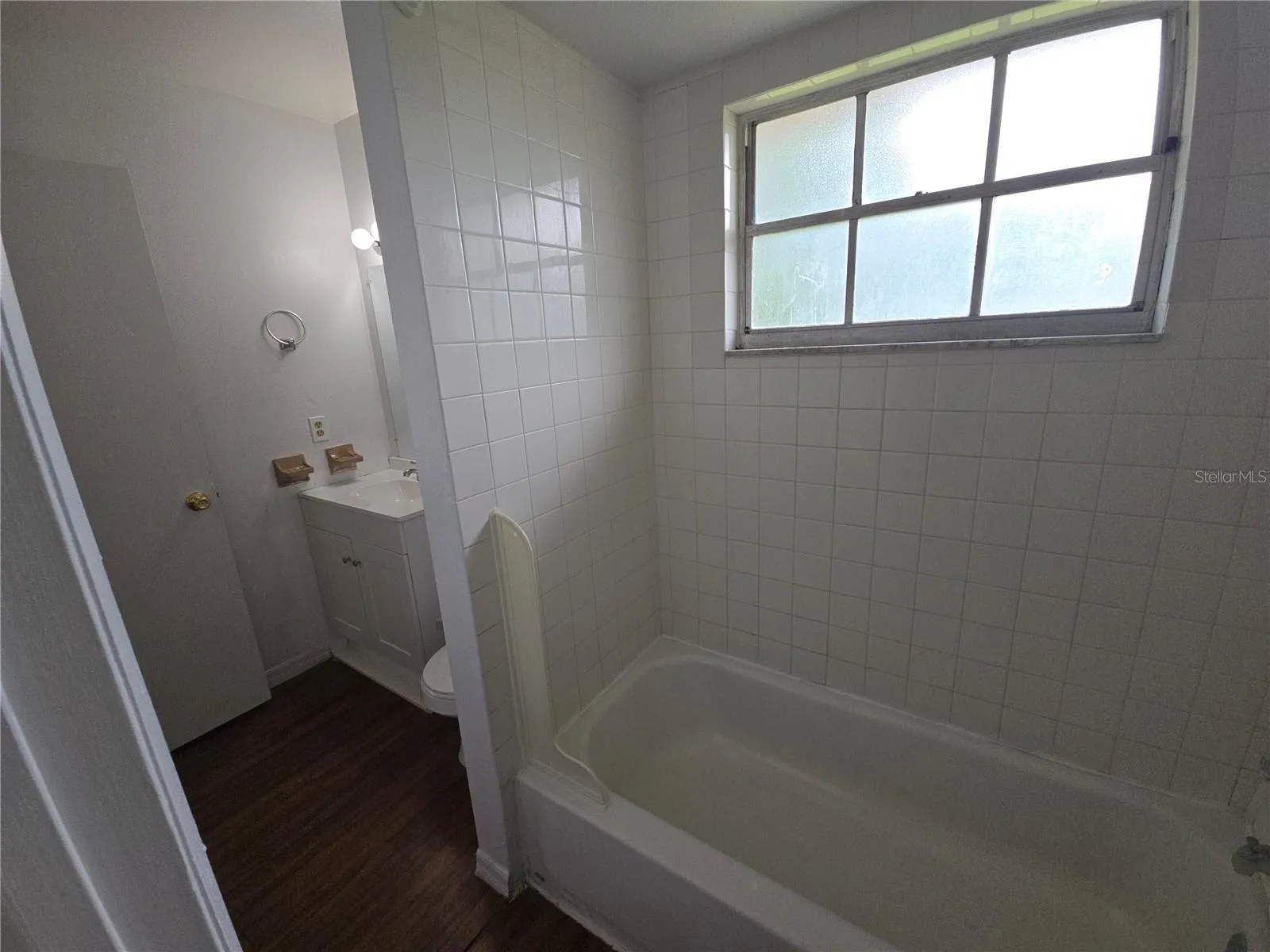 C 23 BATHROOM