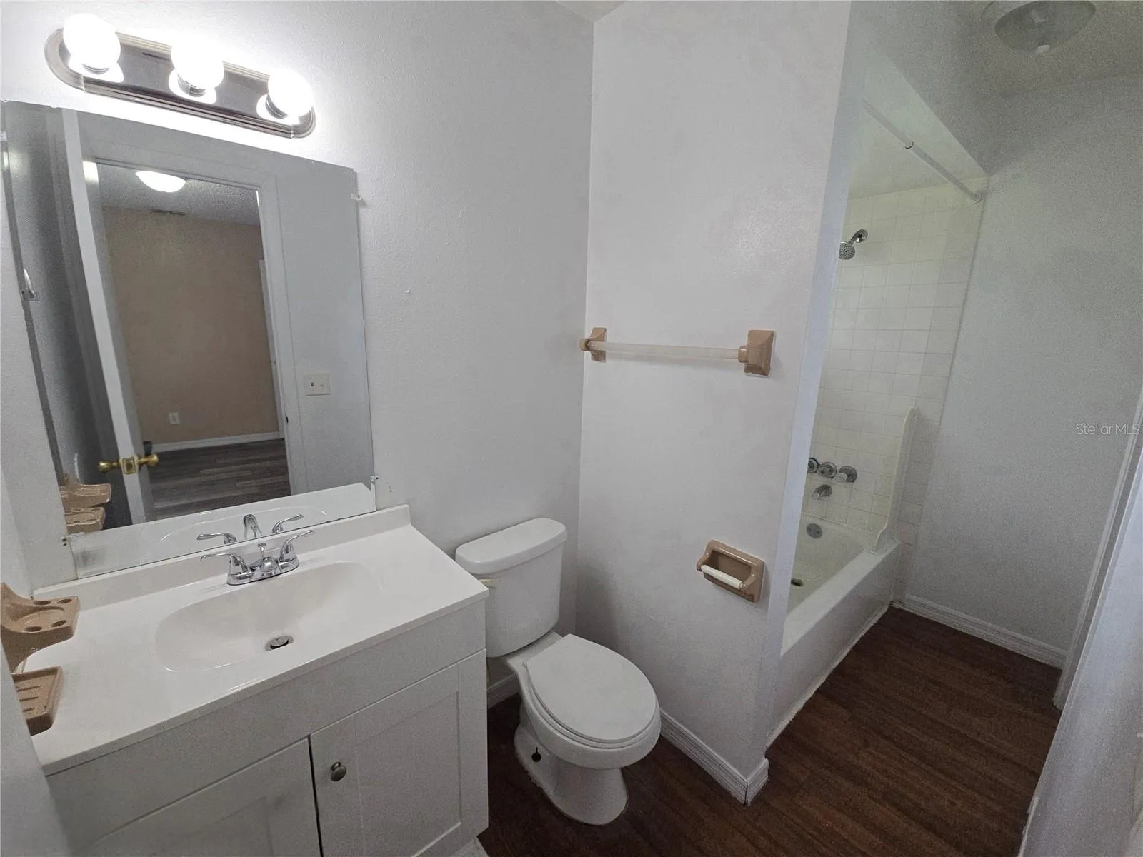 C 23 BATHROOM