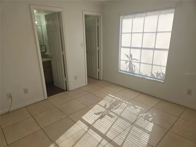 C 15 BEDROOM WITH BATH ACCESS