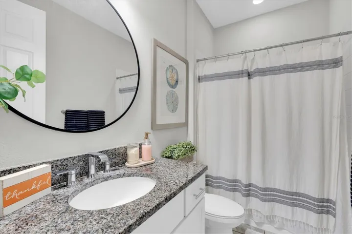 Full Bathroom 2