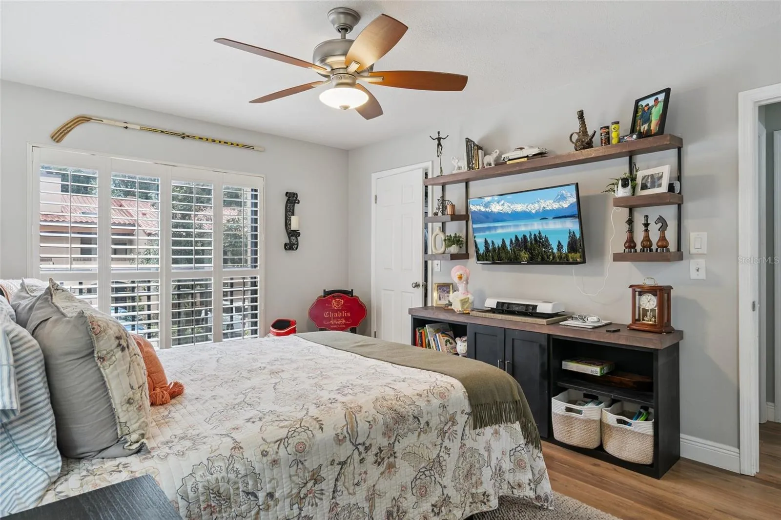 Secondary bedroom