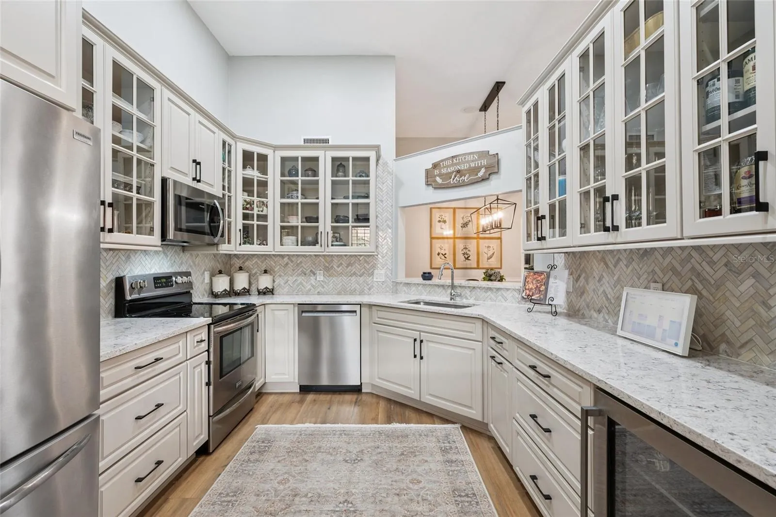 Fully updated kitchen