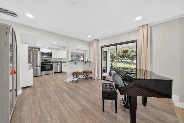 Dining/Kitchen