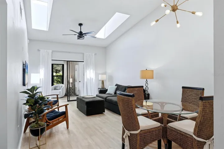 Living room/Dining Room/Cathedral ceilings/ Skylights