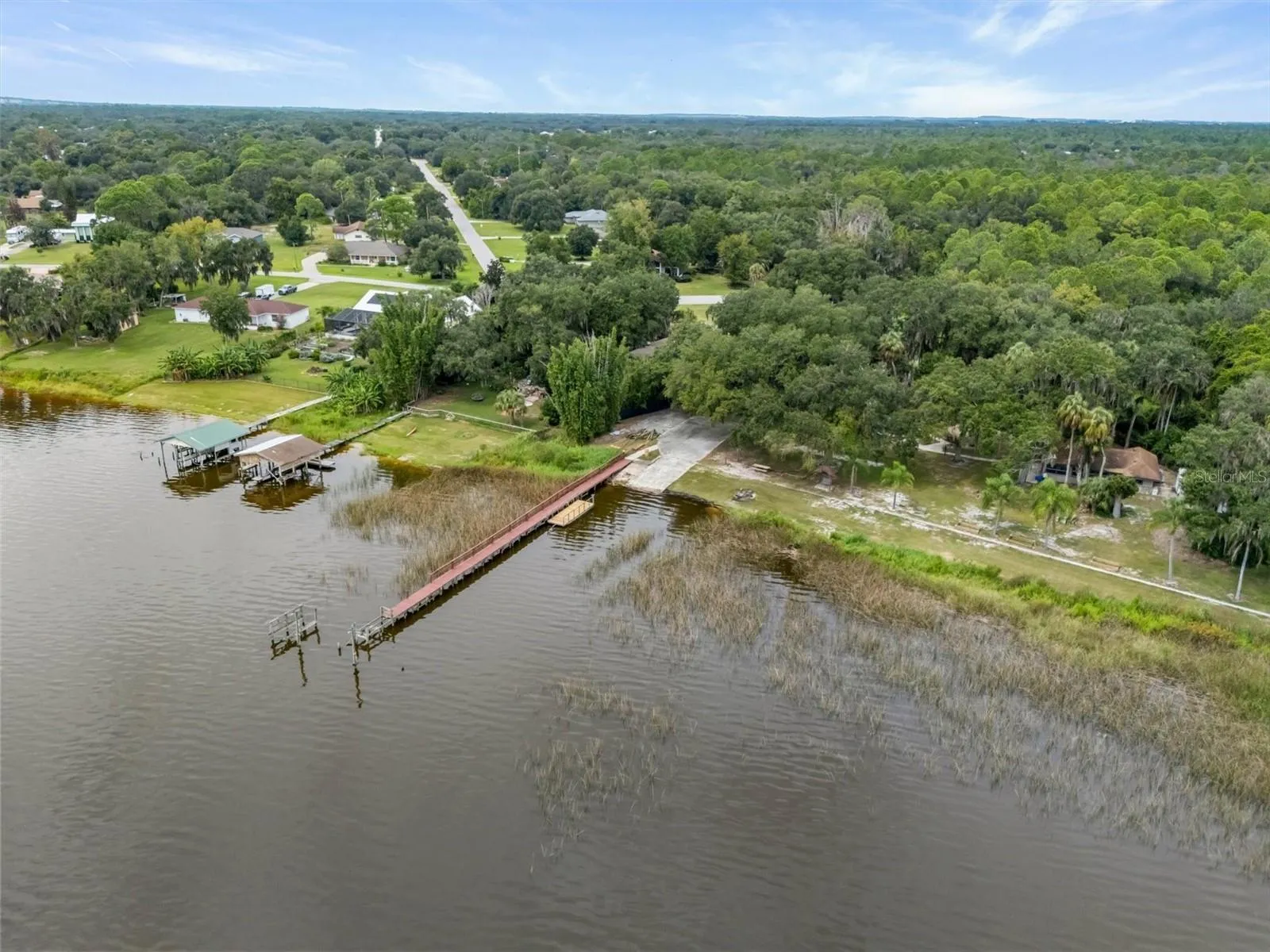 Lake front amenities, accessible with optional HOA fee of $200 a year.