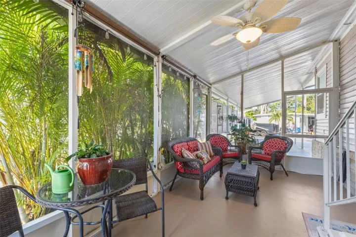 Enclosed lanai