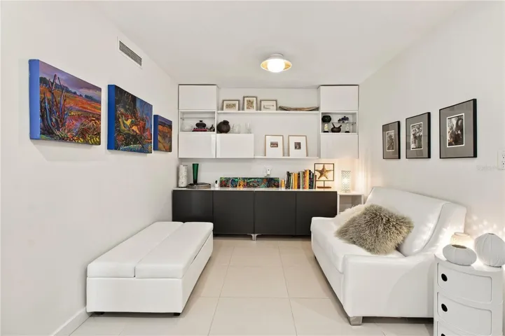 Den/ Office