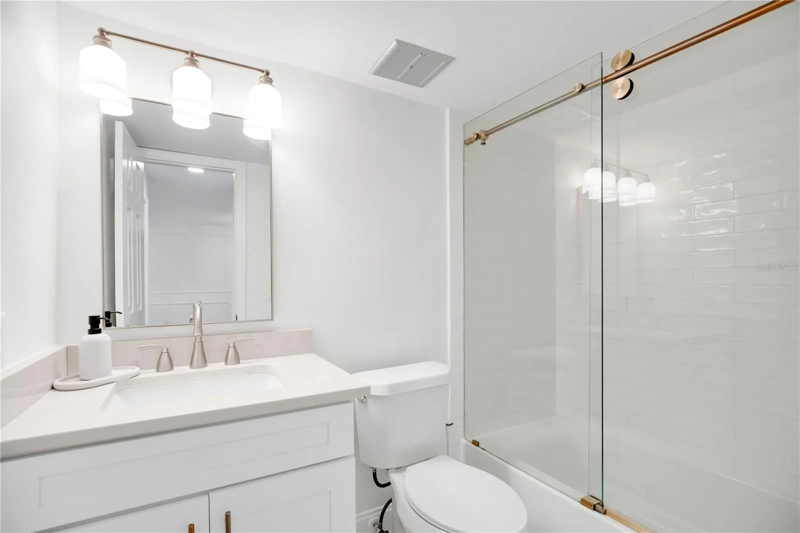 Designer finishes bathroom