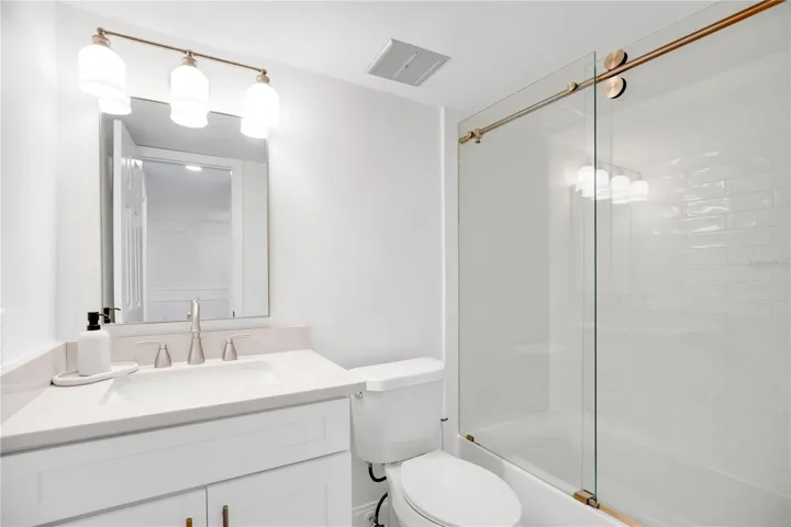 Designer finishes bathroom