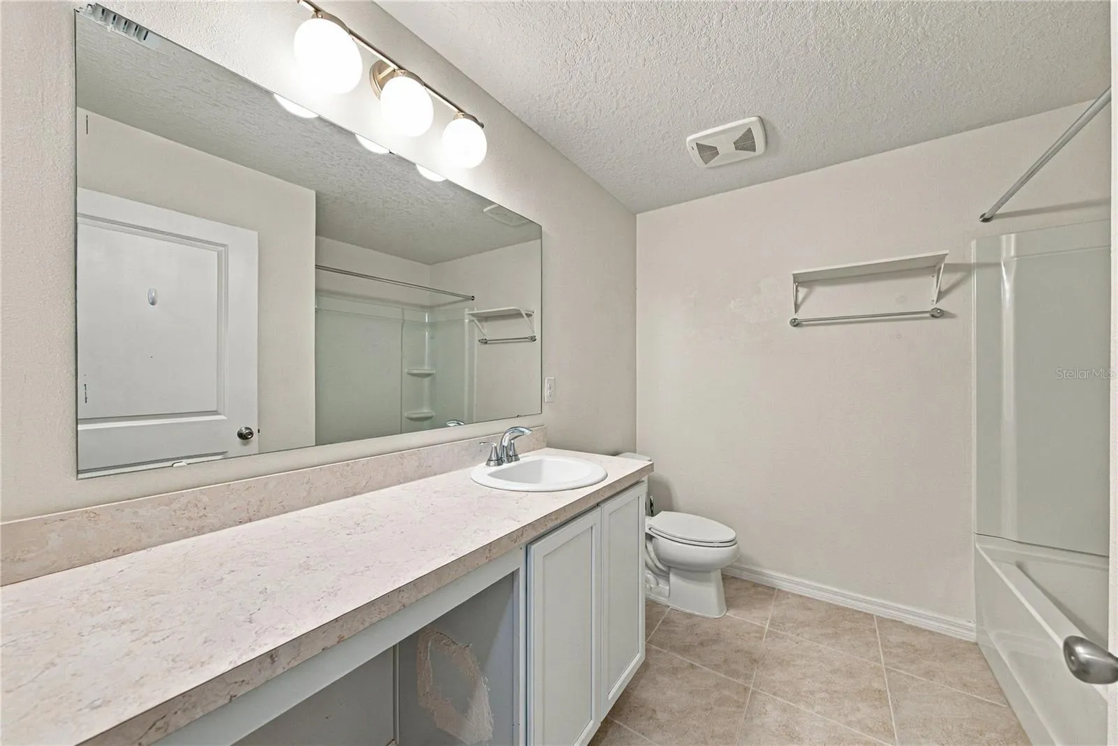 1444 Mattie Pointe Ln.2nd bathroom