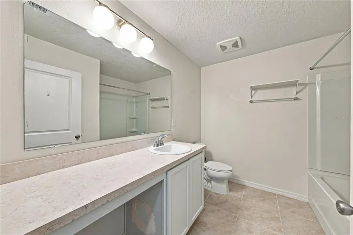 1444 Mattie Pointe Ln.2nd bathroom