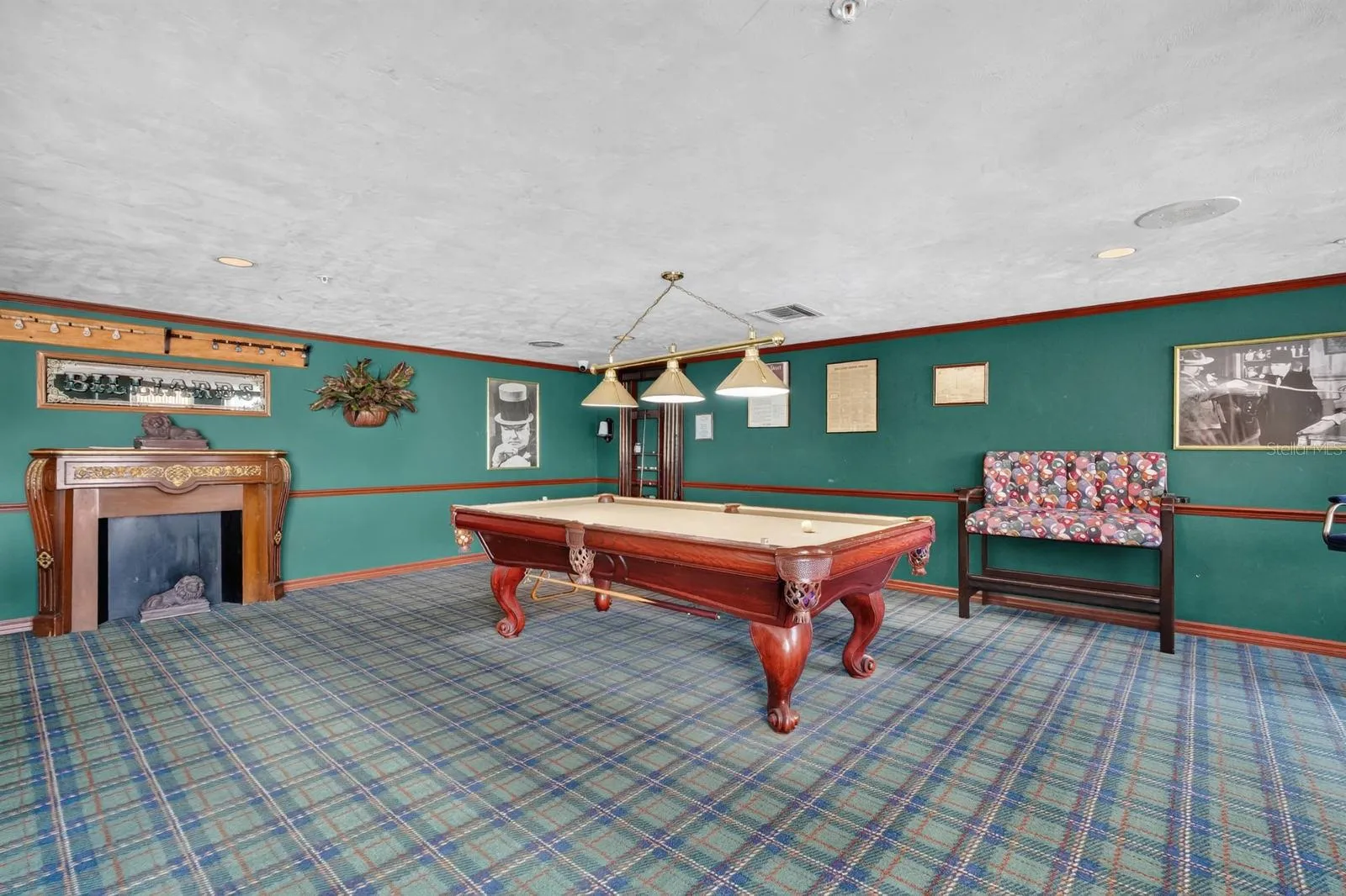 BILLIARD ROOM