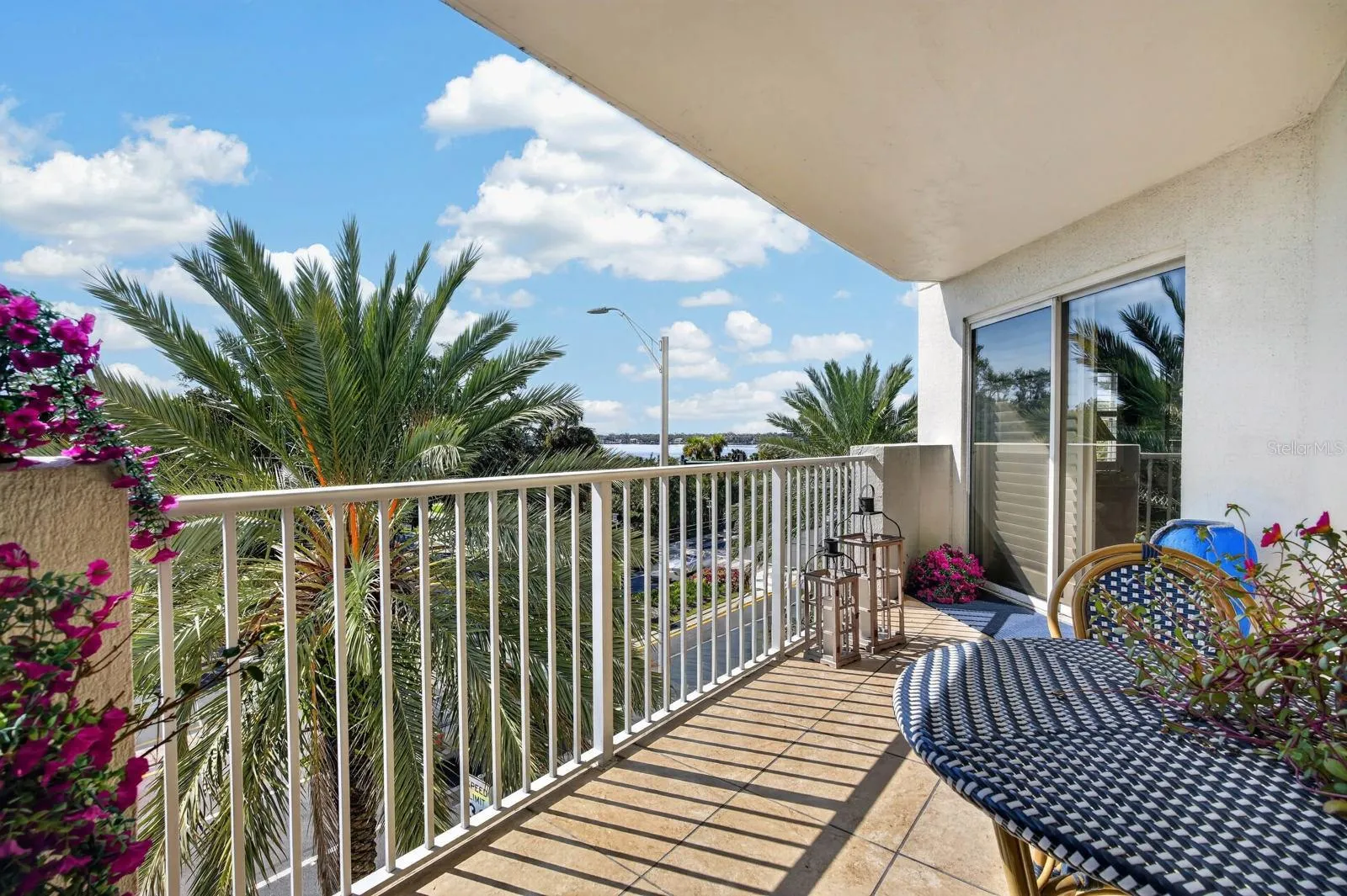LIVING ROOM BALCONY