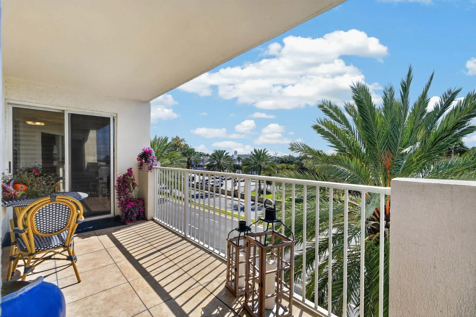 LIVING ROOM BALCONY