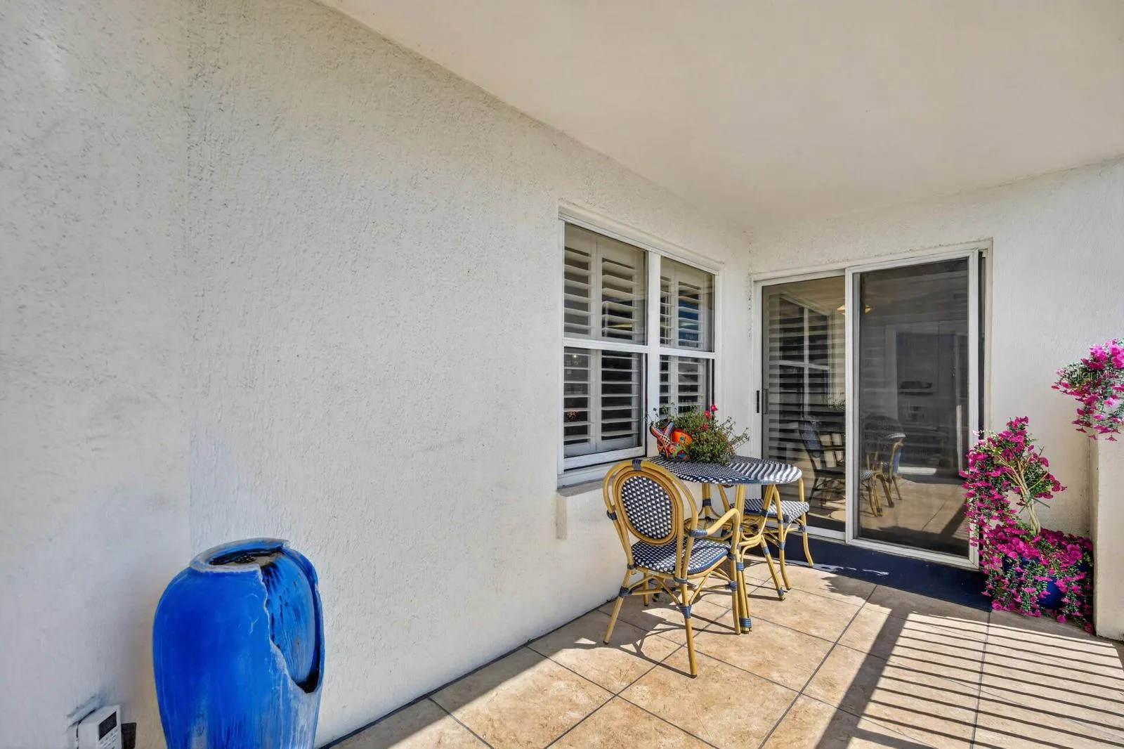 LIVING ROOM BALCONY