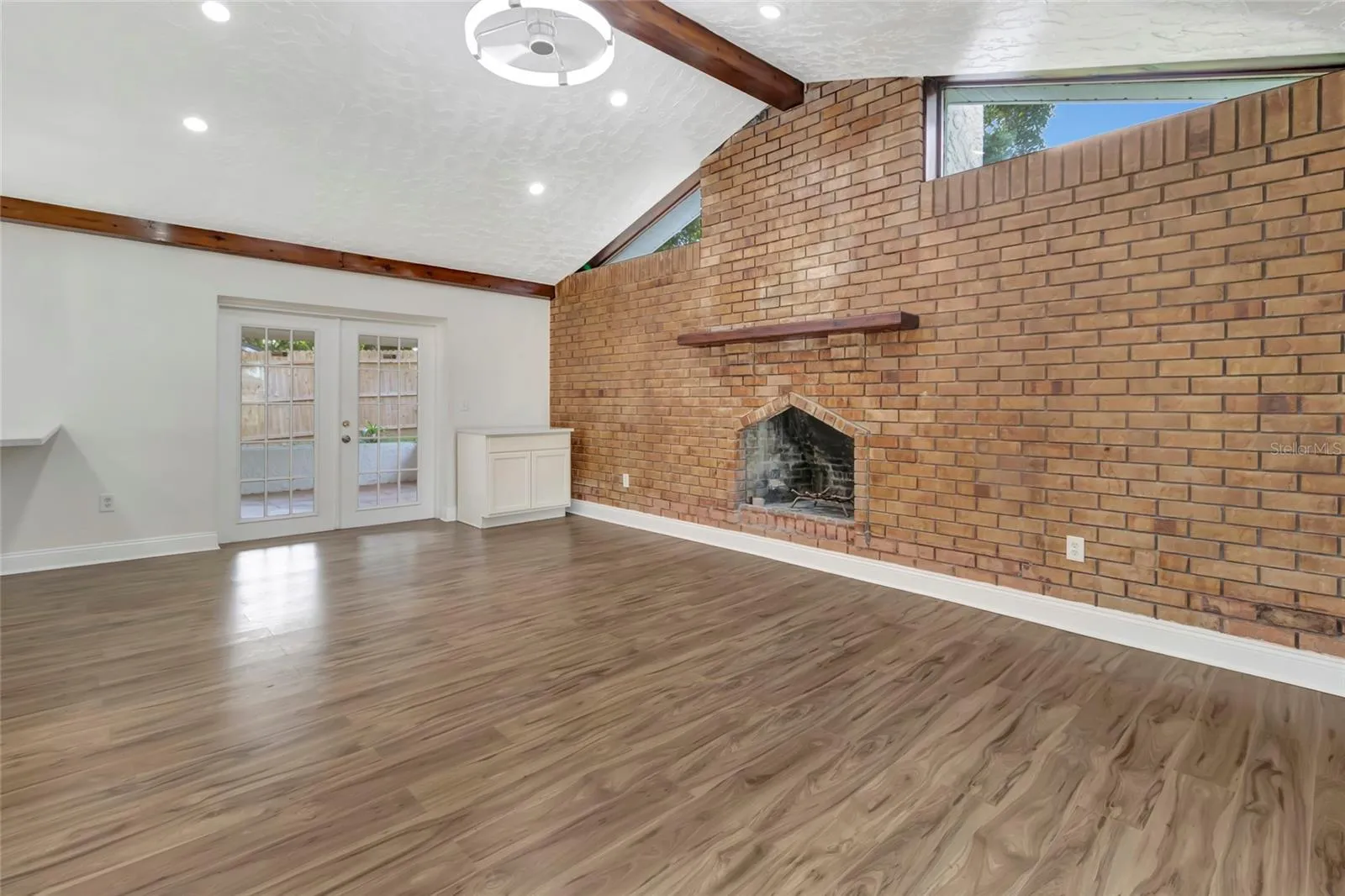 Fireplace/ Family Room