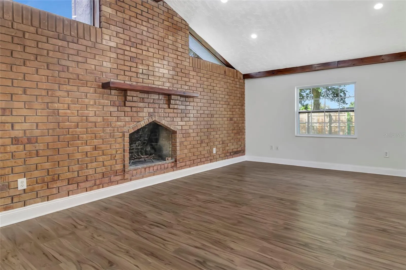 Fireplace/ Family Room