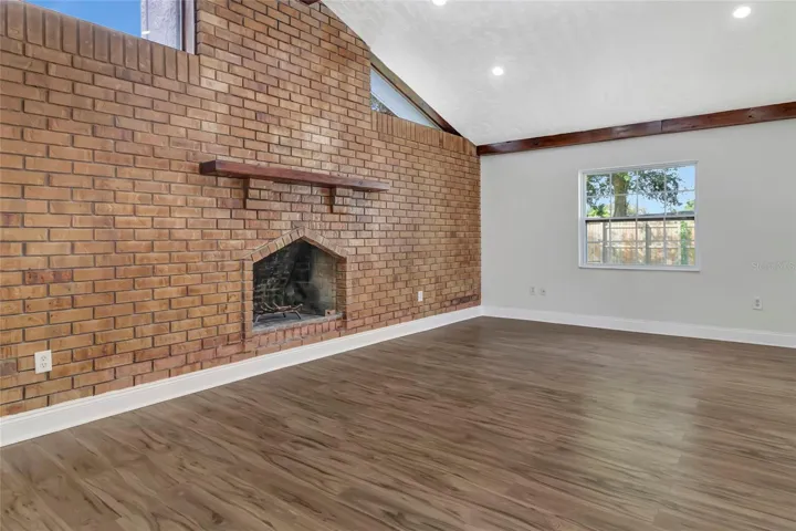 Fireplace/ Family Room