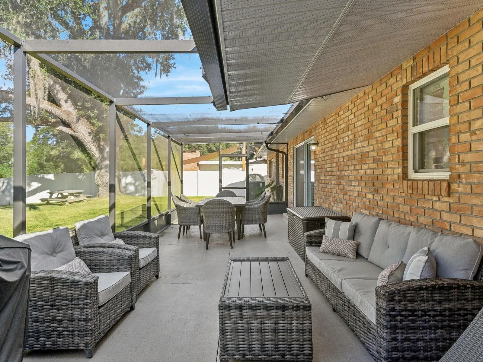 Lanai lounge area