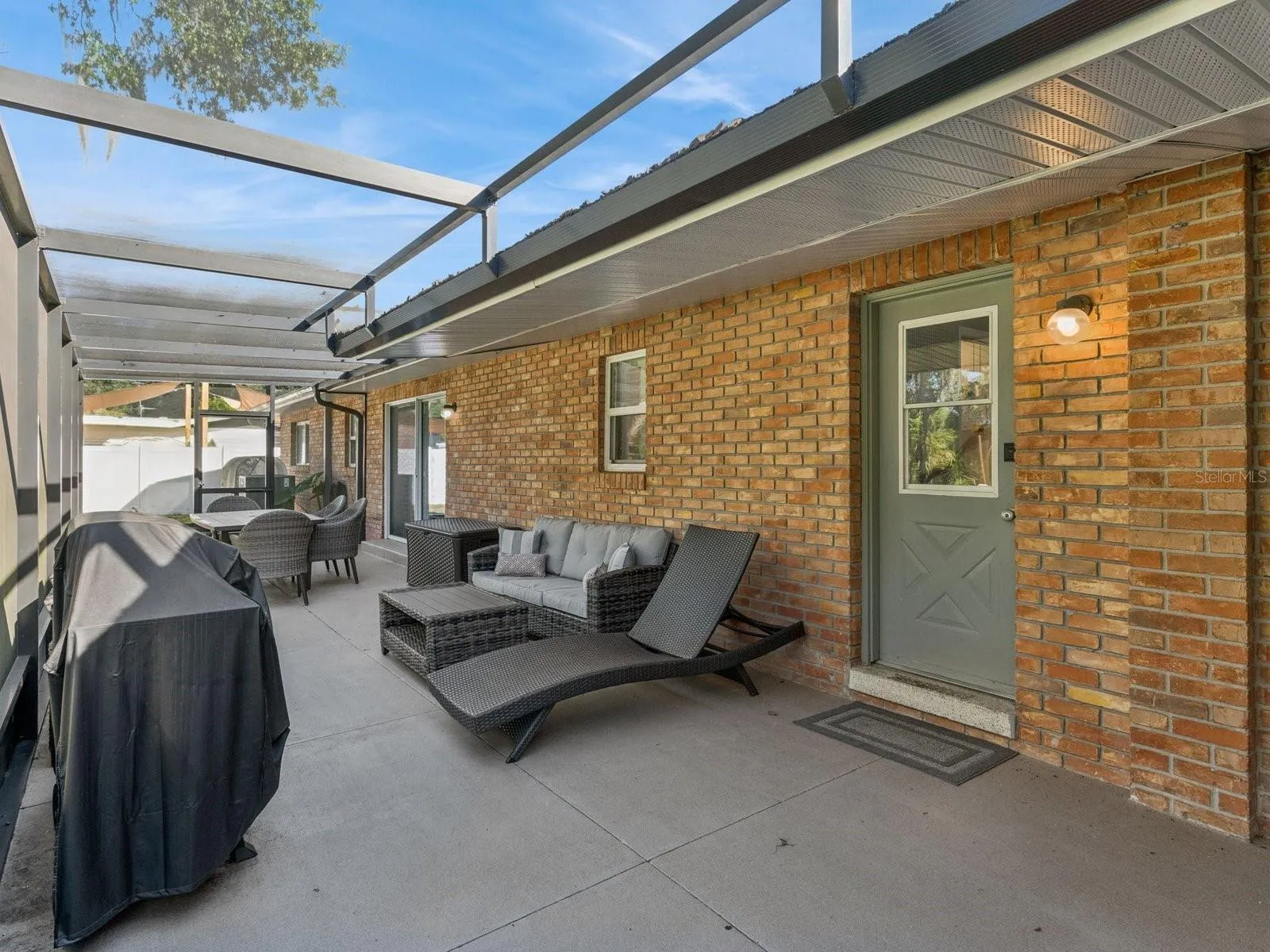 Screened lanai with rear entry