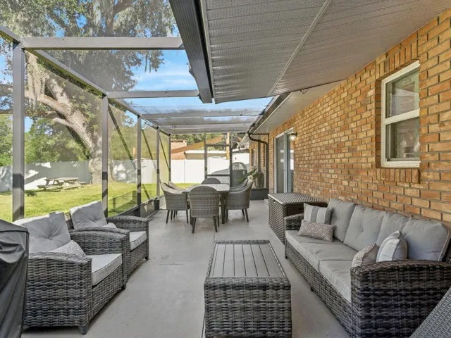 Lanai lounge area