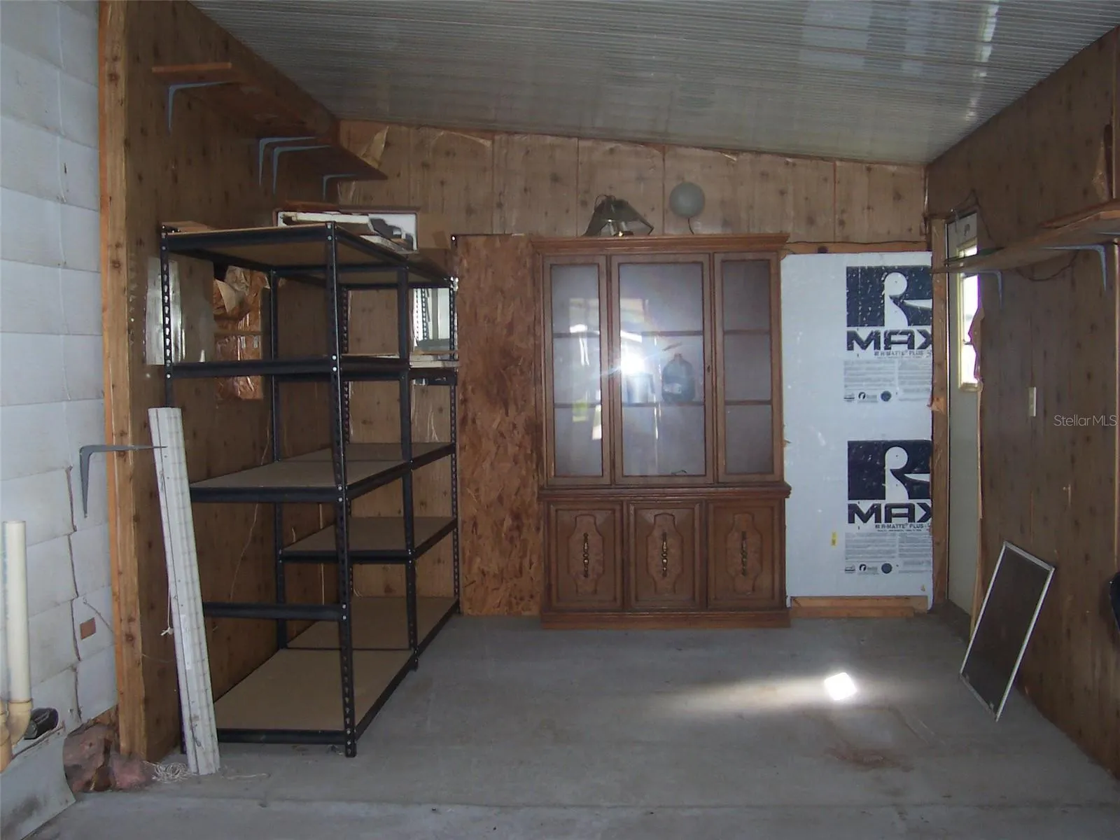 Huge Laundry/workshop