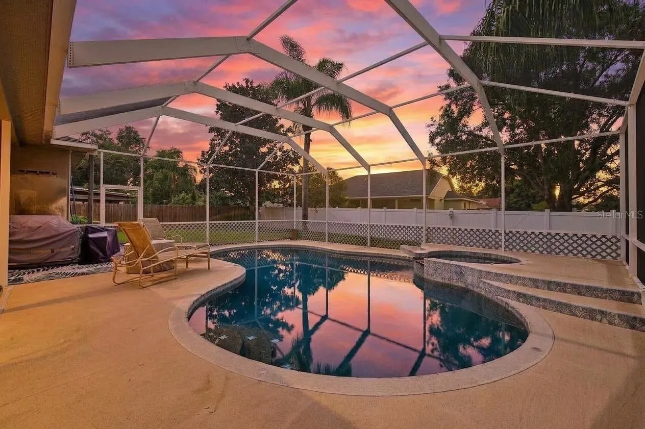 Backyard Oasis, with pool/spa