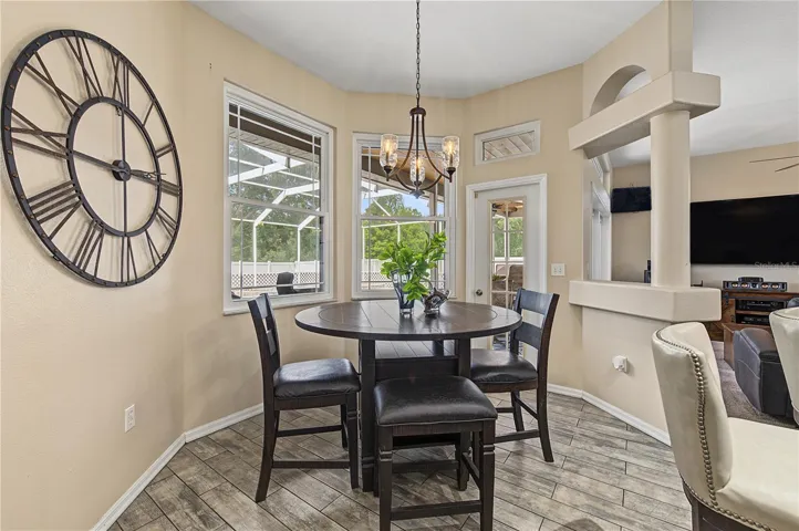 Dinette area overlooking the pool/spa.