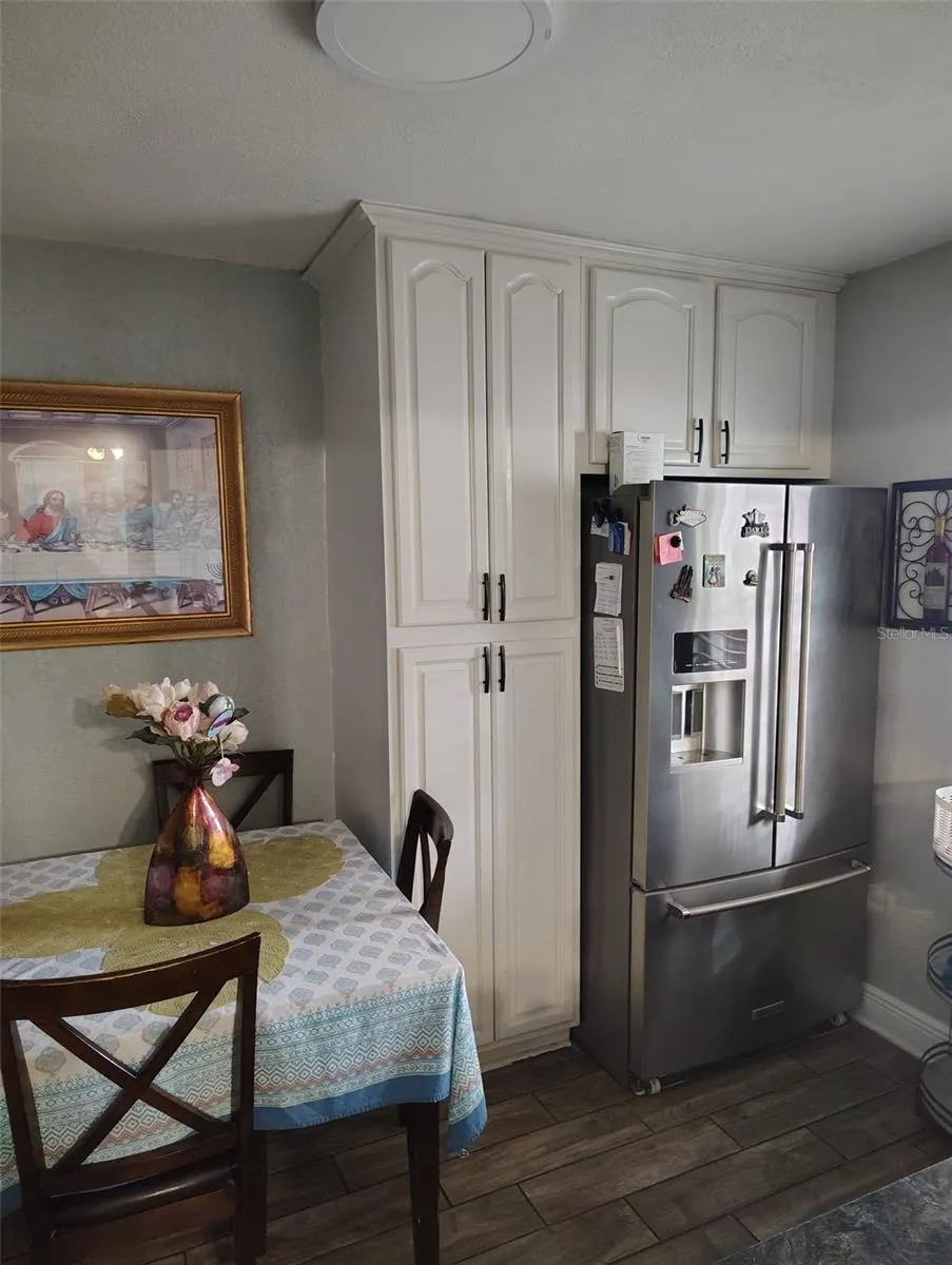 KITCHEN LEFT SIDE VIEW