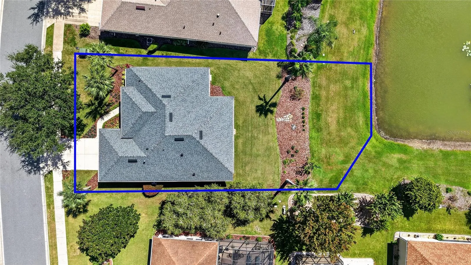 Top arial view of property outline.