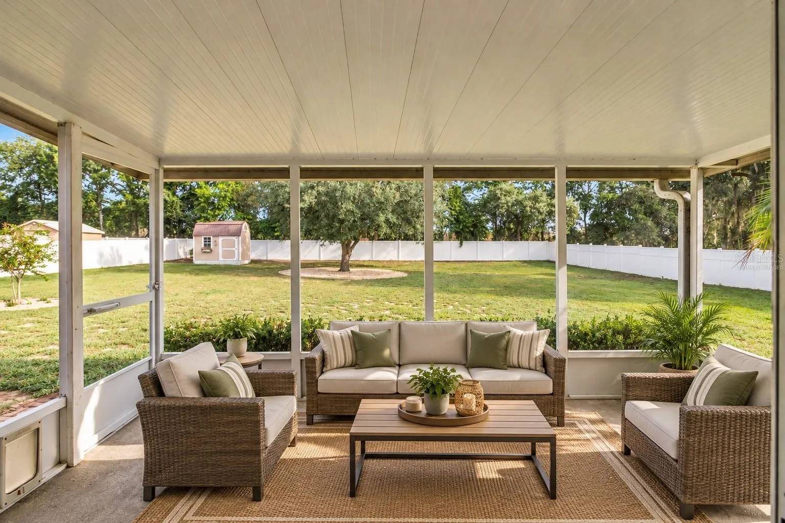 Screened Patio - Virtually Staged