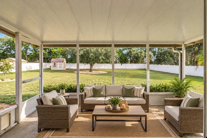 Screened Patio - Virtually Staged