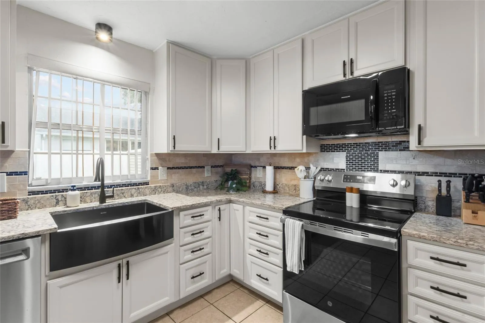 Unit B Kitchen