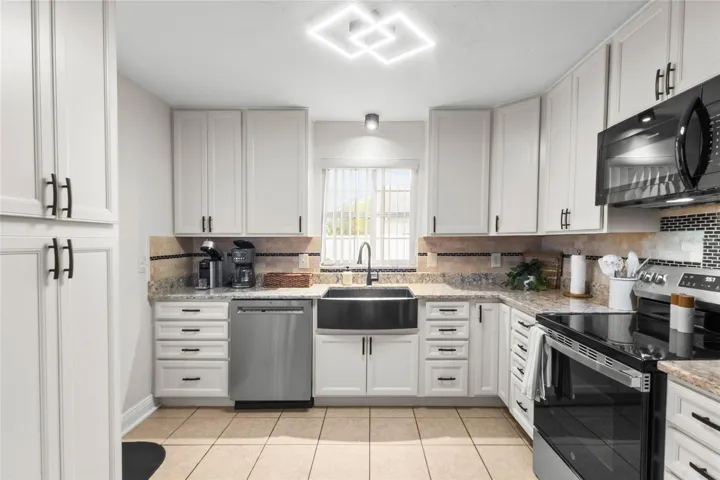 Unit B Kitchen