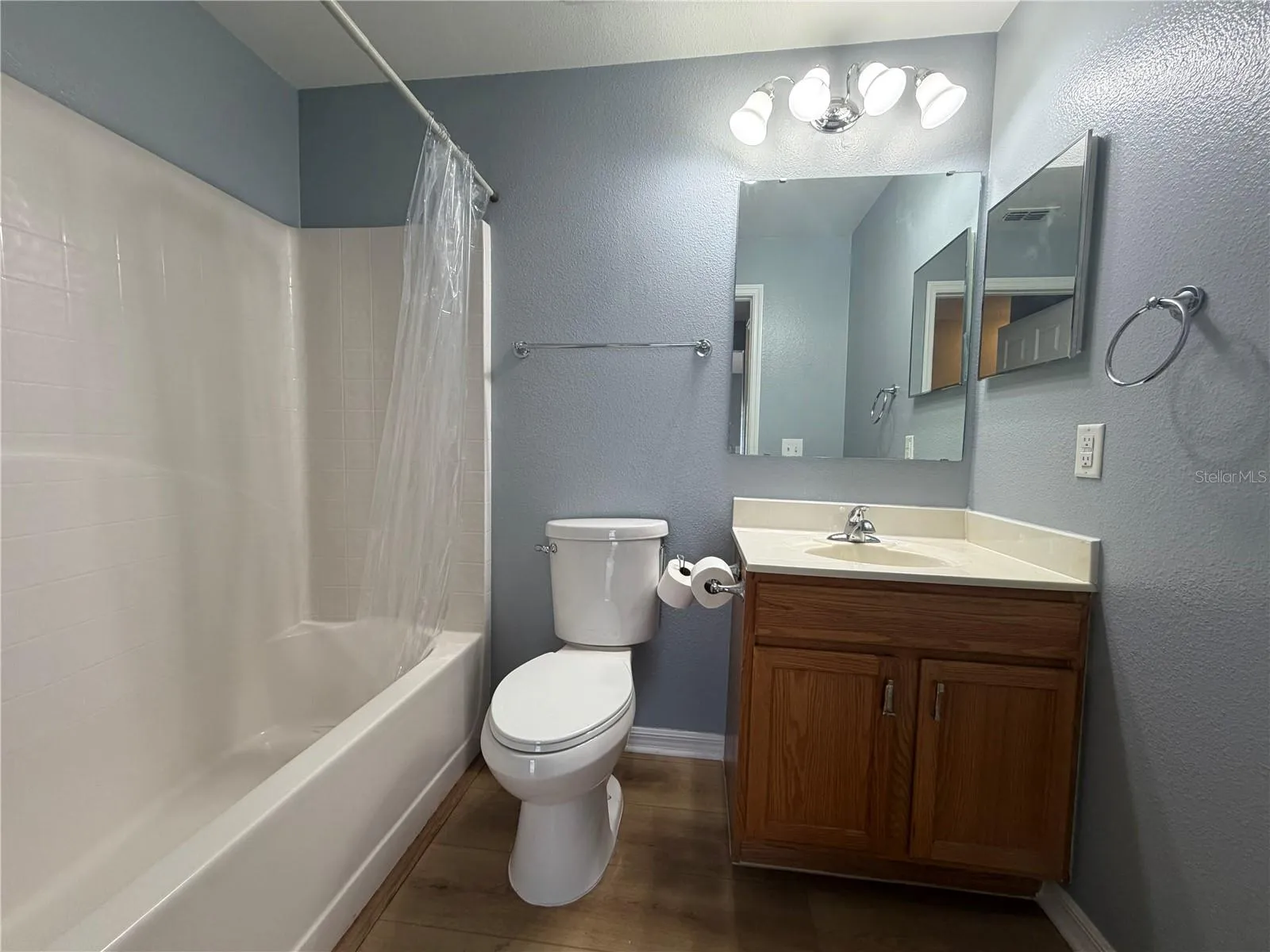 2nd Bathroom