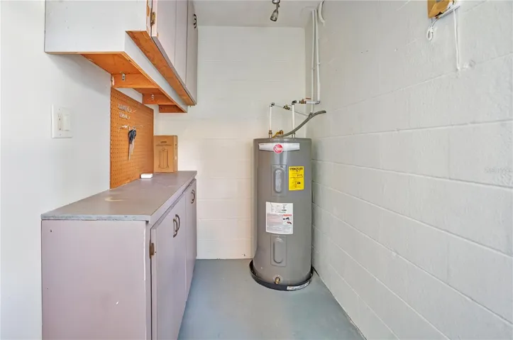 Workshop area off of garage